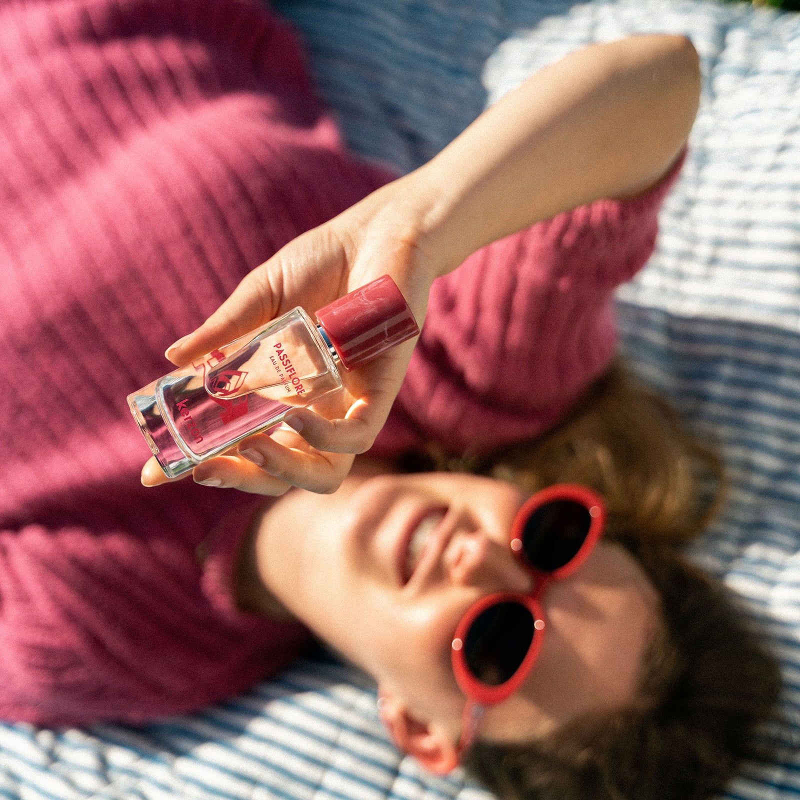 ゾファリー (香水) パッション、シモーネ・スーチ Benchcraft Koralynn 54102S2 3 pc Sectional with Chaise